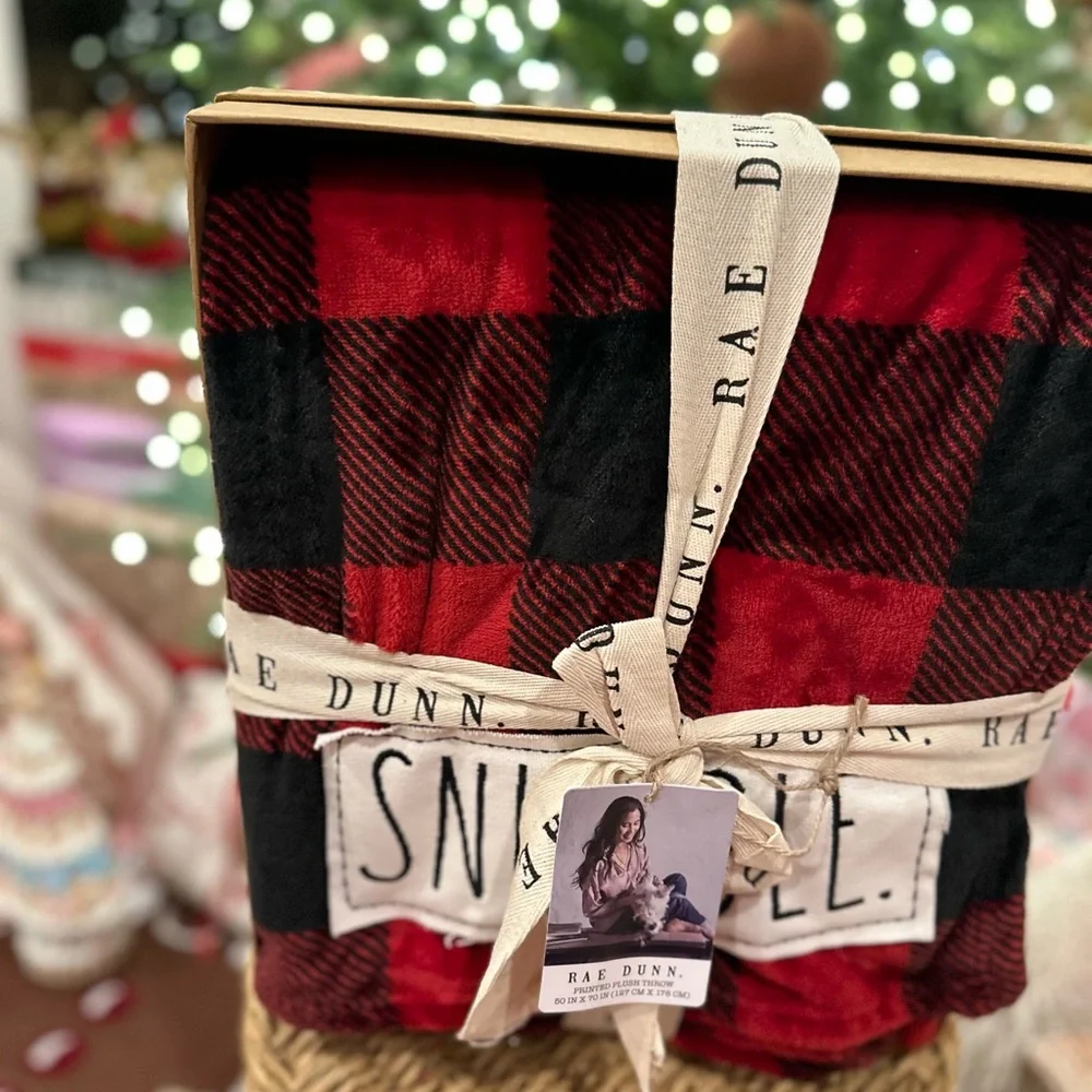 Rae Dunn Buffalo plaid blanket SNUGGLE boxed gift throw - Picture 11 of 11